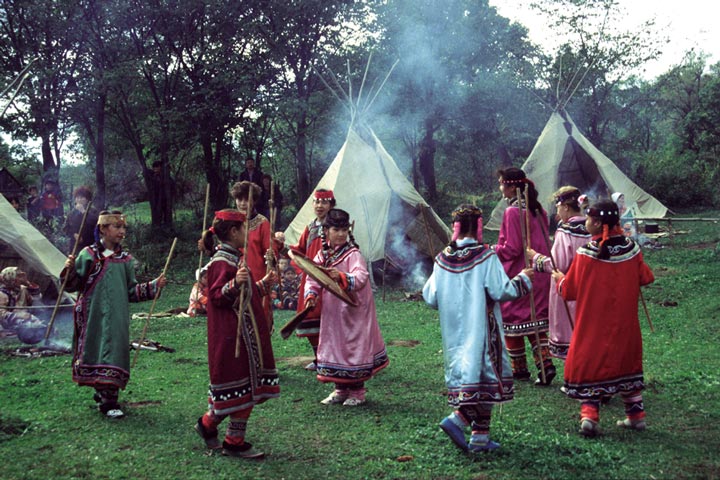 Holiday udegejtsev in a settlement Red JAr. A photo � Jury Shibnev.